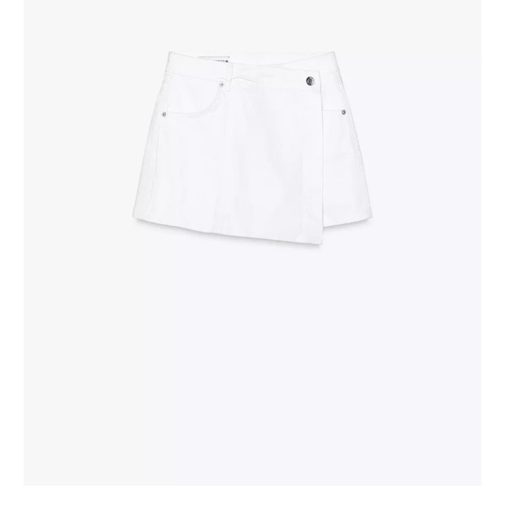 Zara White Asymmetrical Mini Skirt Casual
